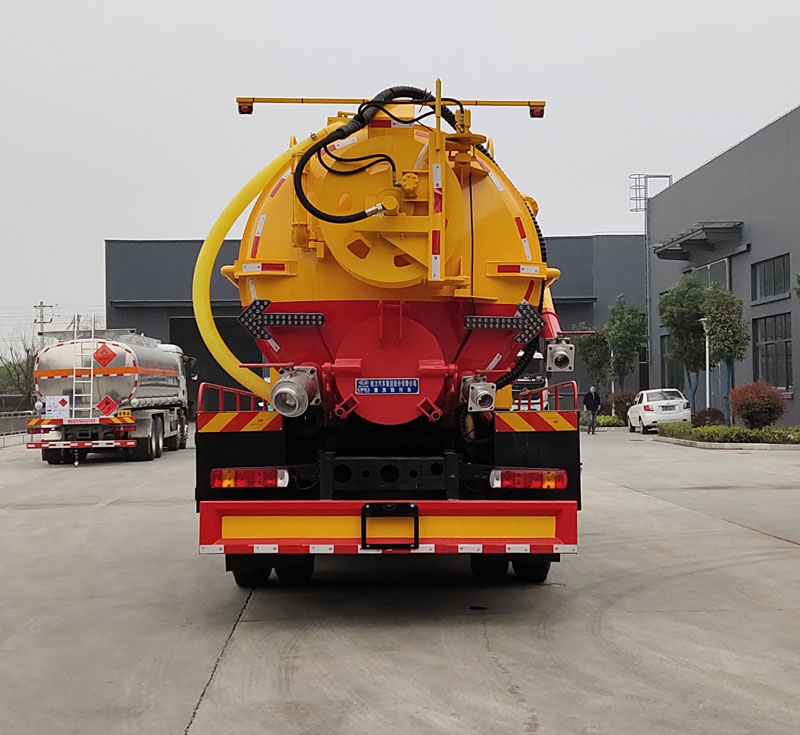 程力牌CL5183GQW6CC型清洗吸污车