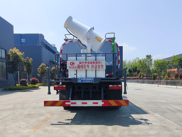程力威牌CLW5183TDY6型多功能抑尘车