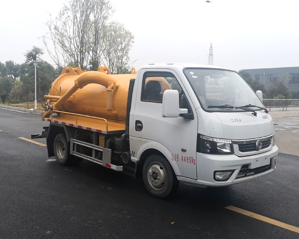 程力牌CL5040GXW6HQ型吸污车
