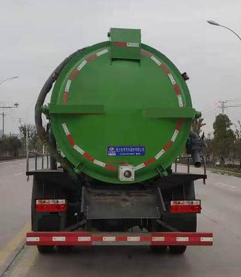 程力威牌CLW5120GXW6CF型吸污车