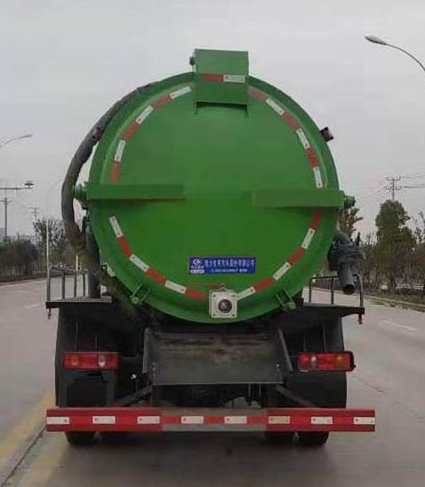 程力威牌CLW5120GXW6CF型吸污车