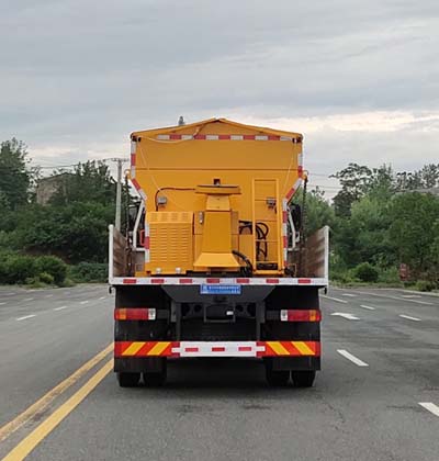程力牌CL5181TCX6YC型除雪车