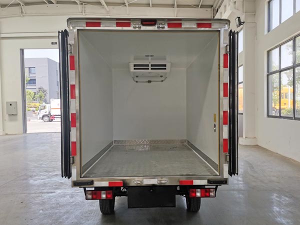 程力威牌CLW5022XLCSDP型冷藏车
