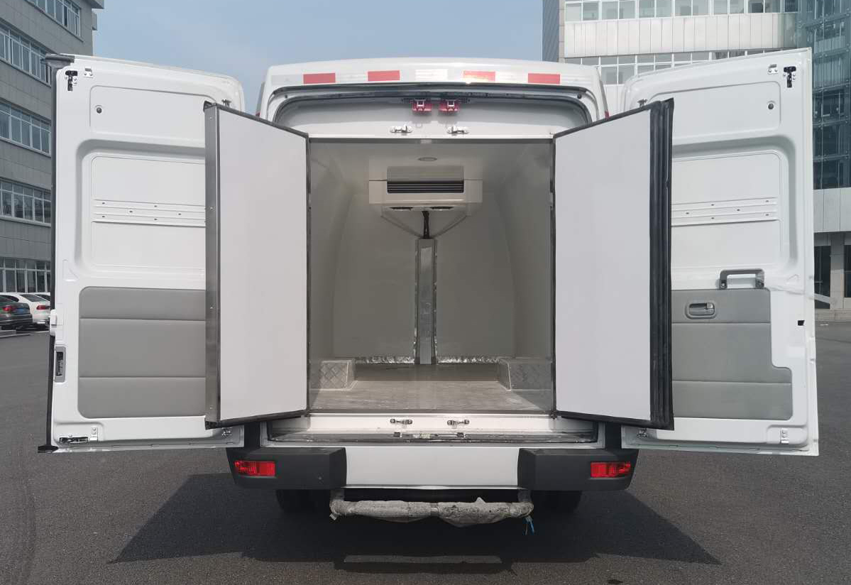 程力威牌CLW5040XLCNJ6型冷藏车