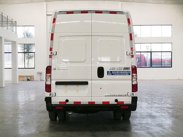 程力威牌CLW5040XLC6DP型冷藏车