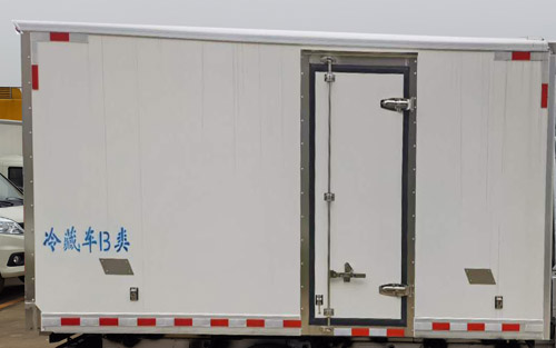 程力威牌CLW5020XLCRL6型冷藏车