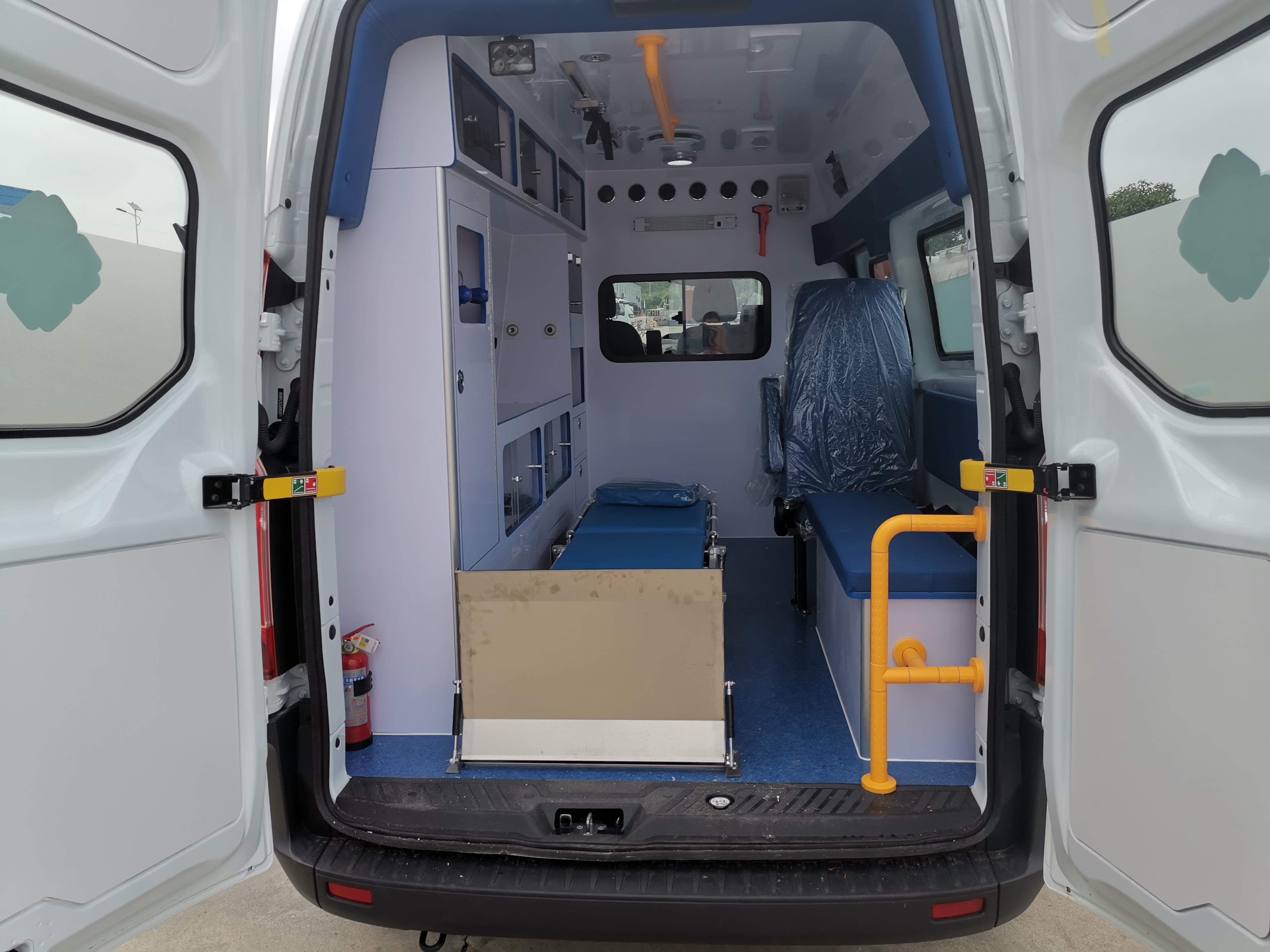 程力牌CL5032XJH6YS型救护车