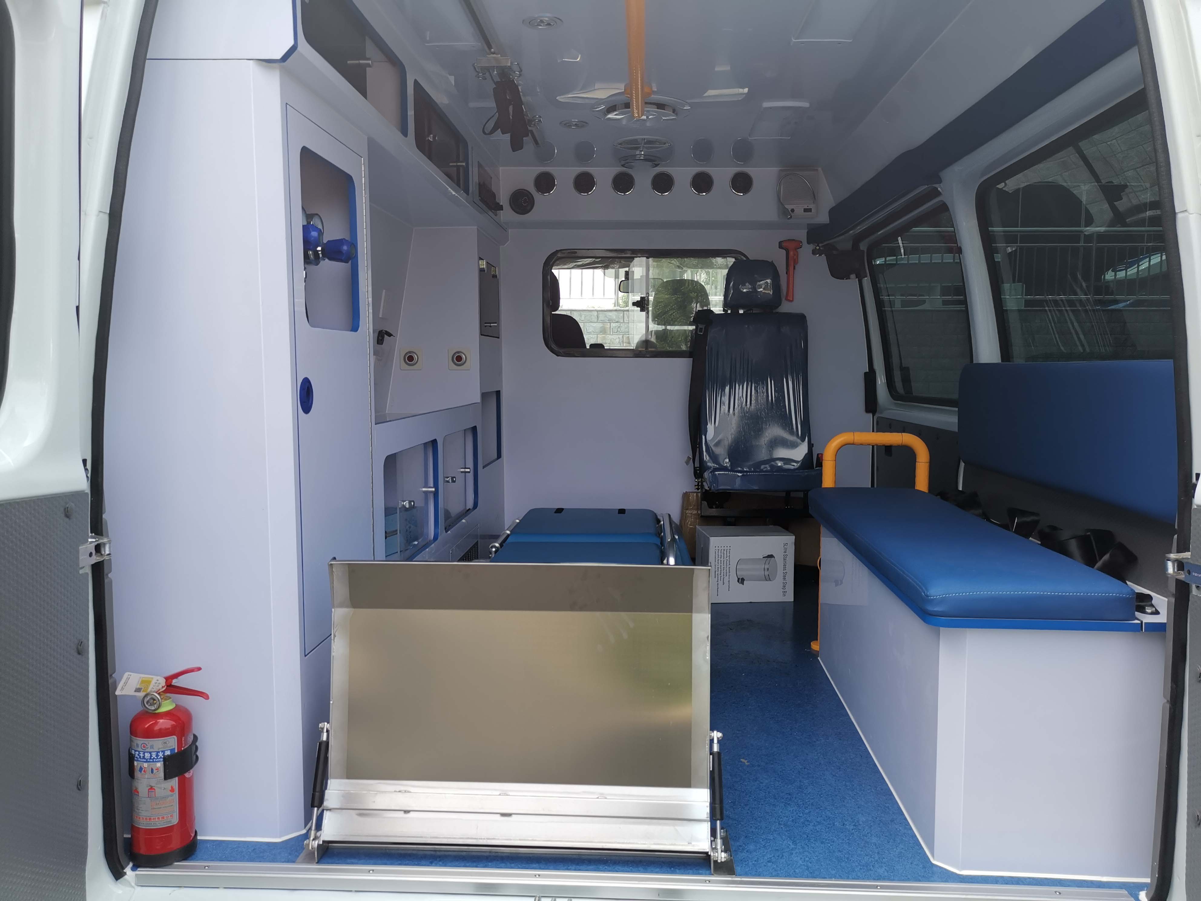 程力牌CL5043XJH6YS型救护车